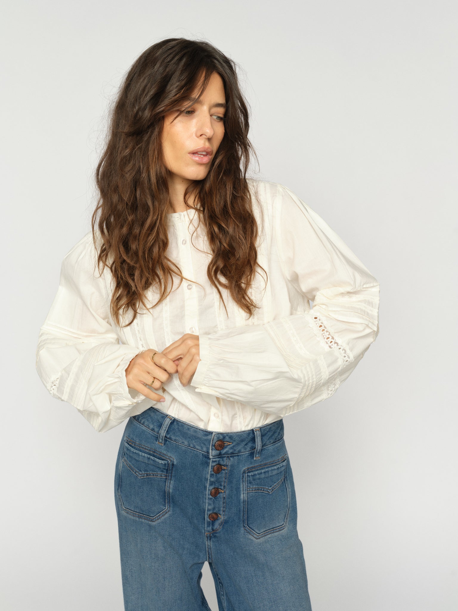 Modelshot / Ecru / Detail